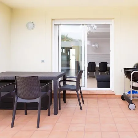 Oasis Fanabe Townhouse *
