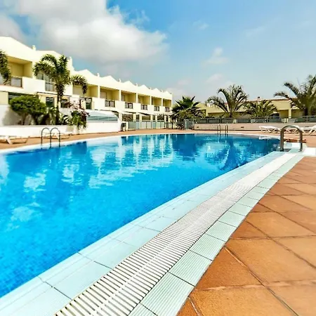 Будинок відпочинку Oasis Fanabe Townhouse *